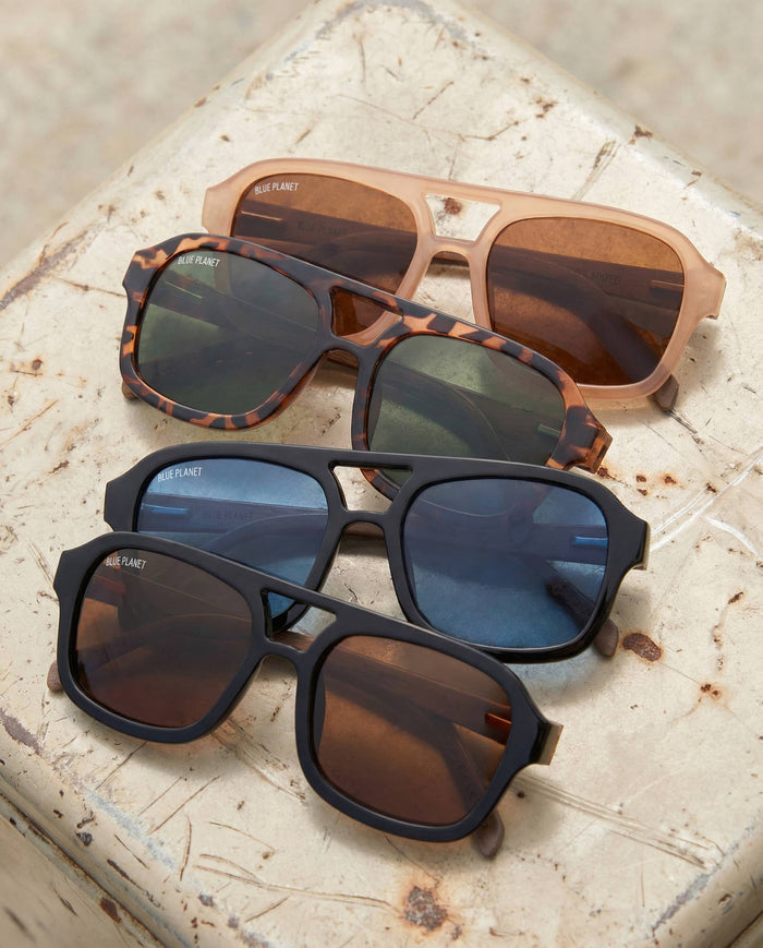 Ari Brown Tort / Walnut Wood / Grey Green Pol