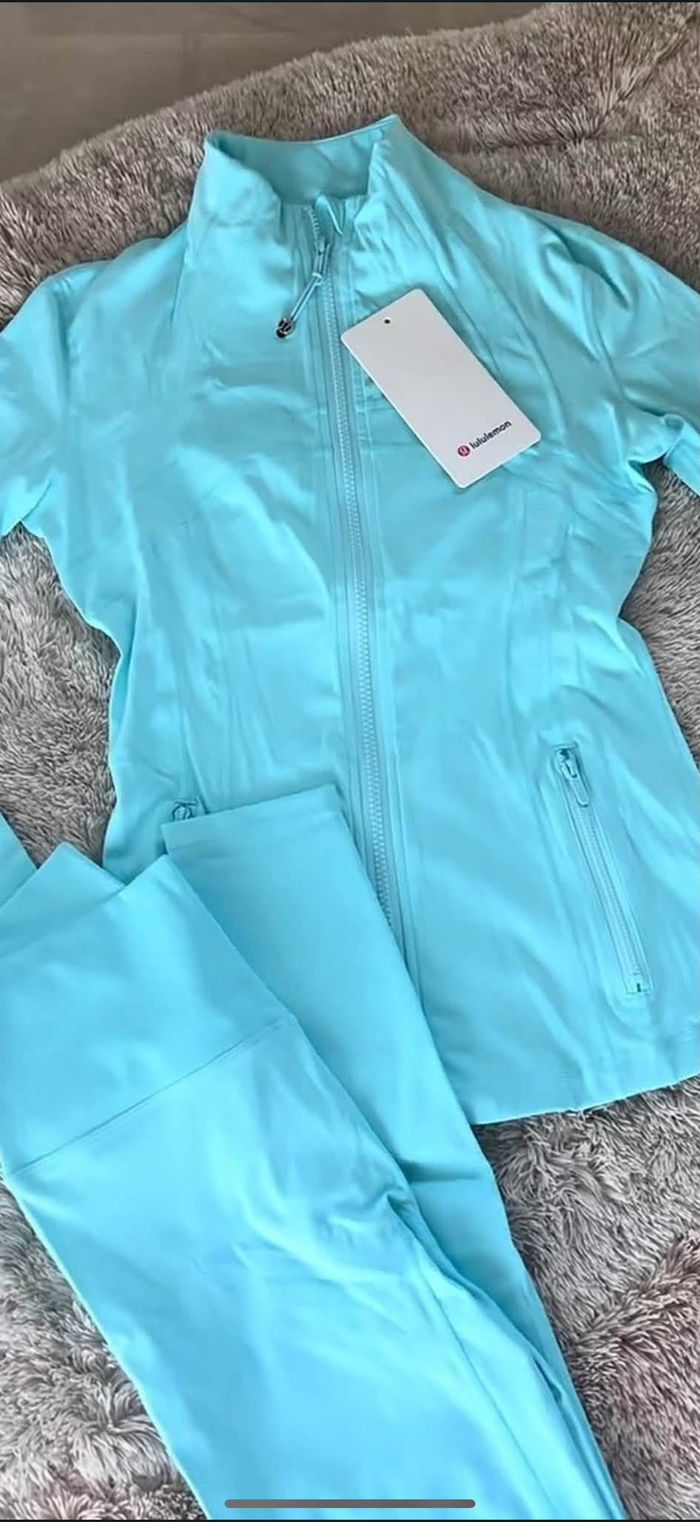 Lululemon aqua blue set