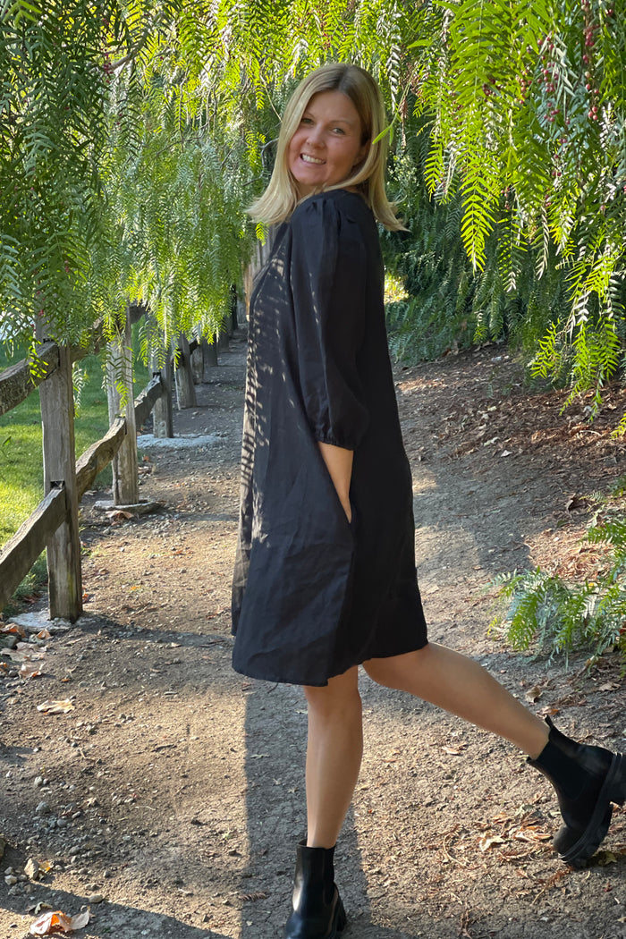 Piironki Helsinki Linen Saara Black Dress